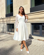 Rochie cununie civila cu mâneci lungi și decolteu elegant, material semielastic.