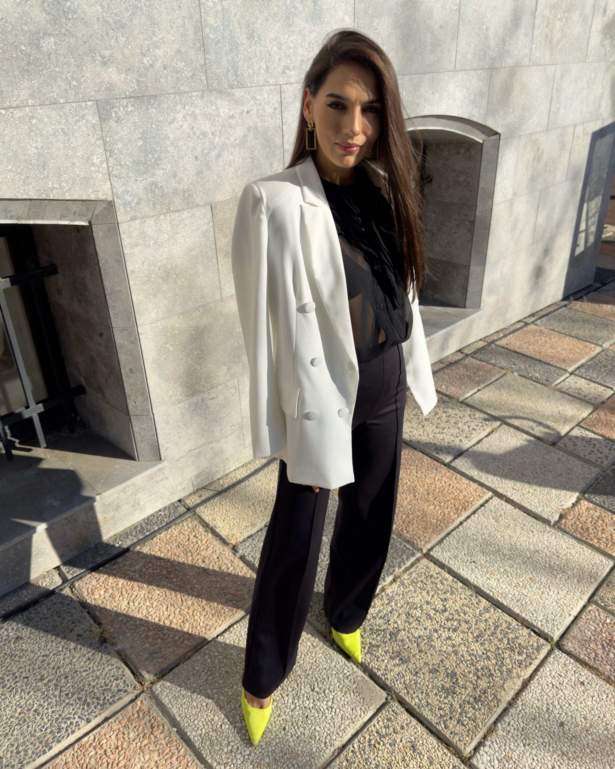 Bluza eleganta dama cu maneci lungi din chiffon, croi drept, guler dublu, manșetă cu nasture.