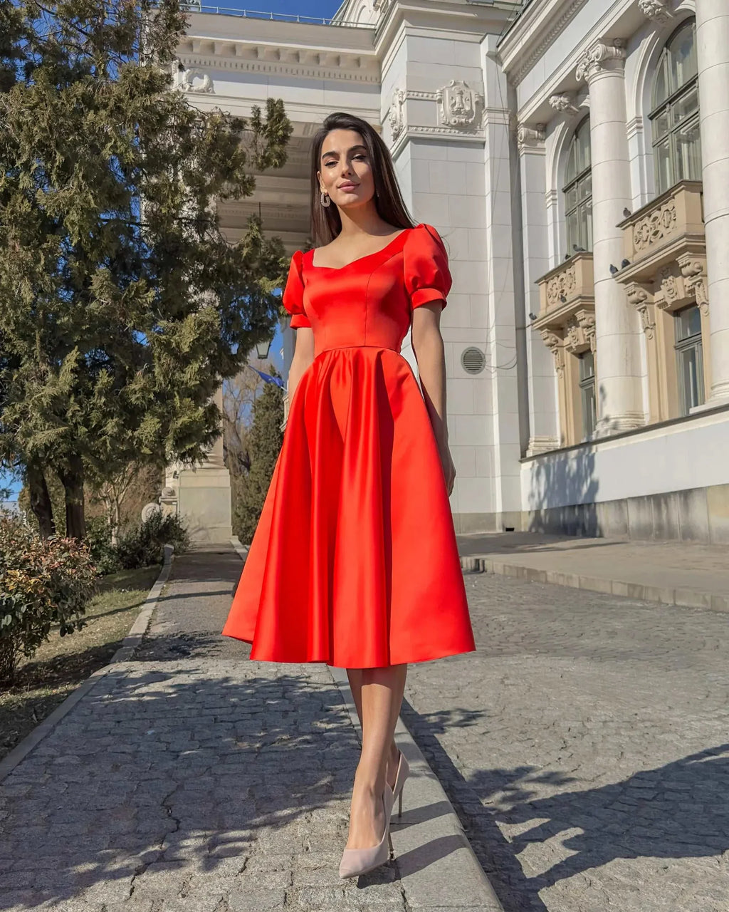 Rochie elegantă de ocazie cu un design rafinat