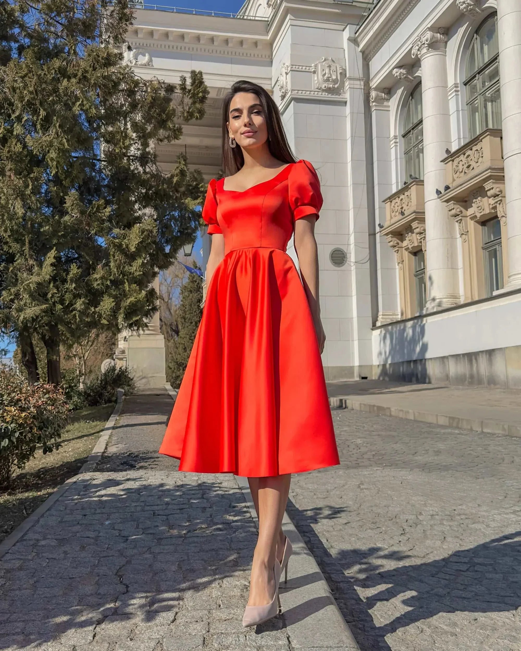 Rochie elegantă de ocazie cu un design rafinat
