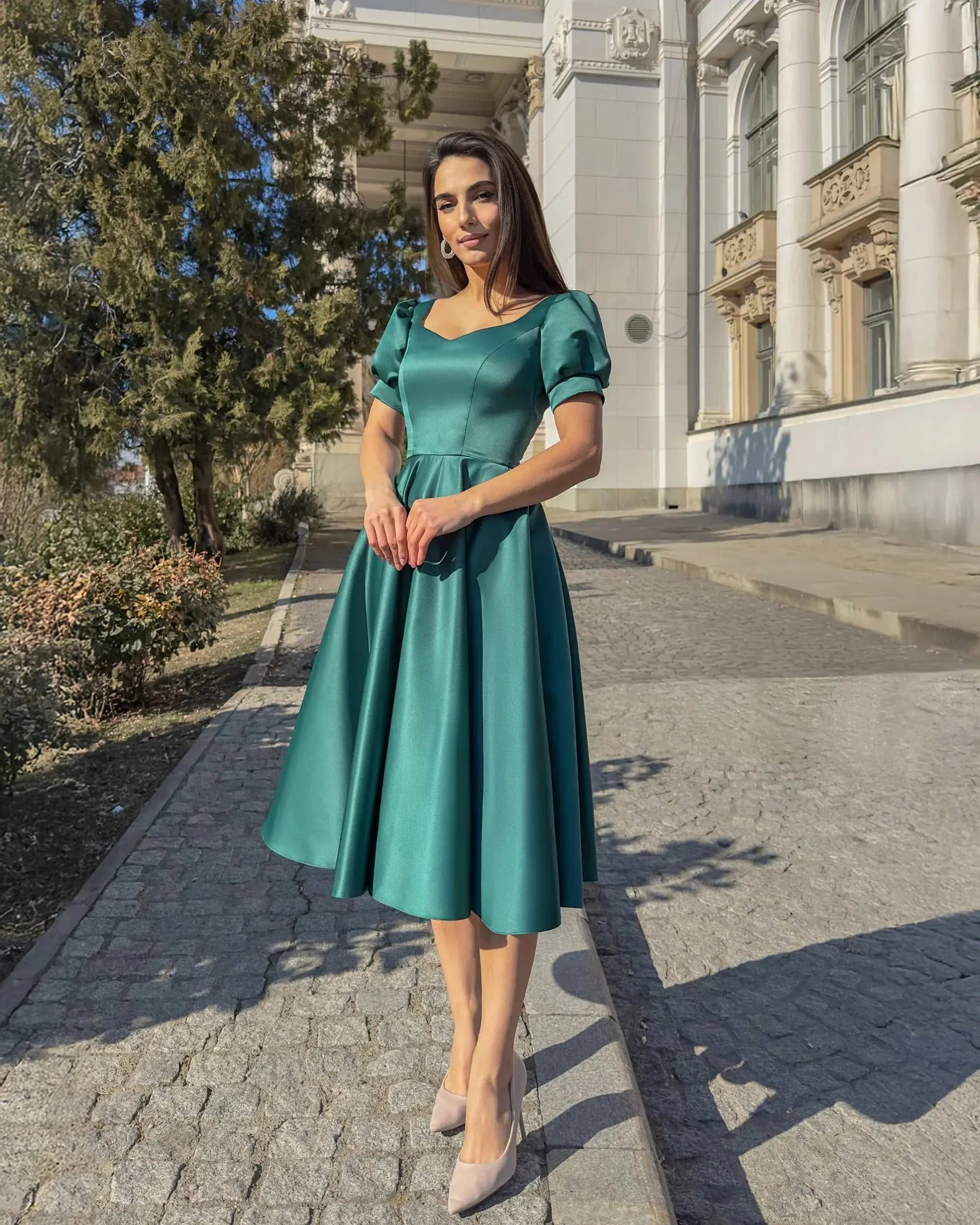 Rochie elegantă de ocazie cu un design rafinat