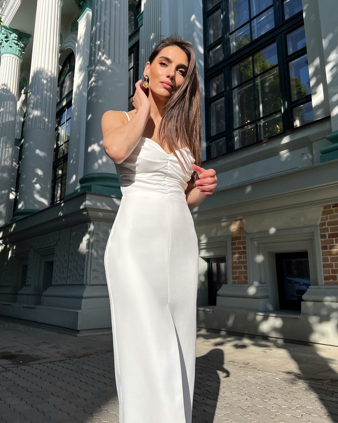 Rochie alba eleganta cu slit si bretele - BELLADRESS