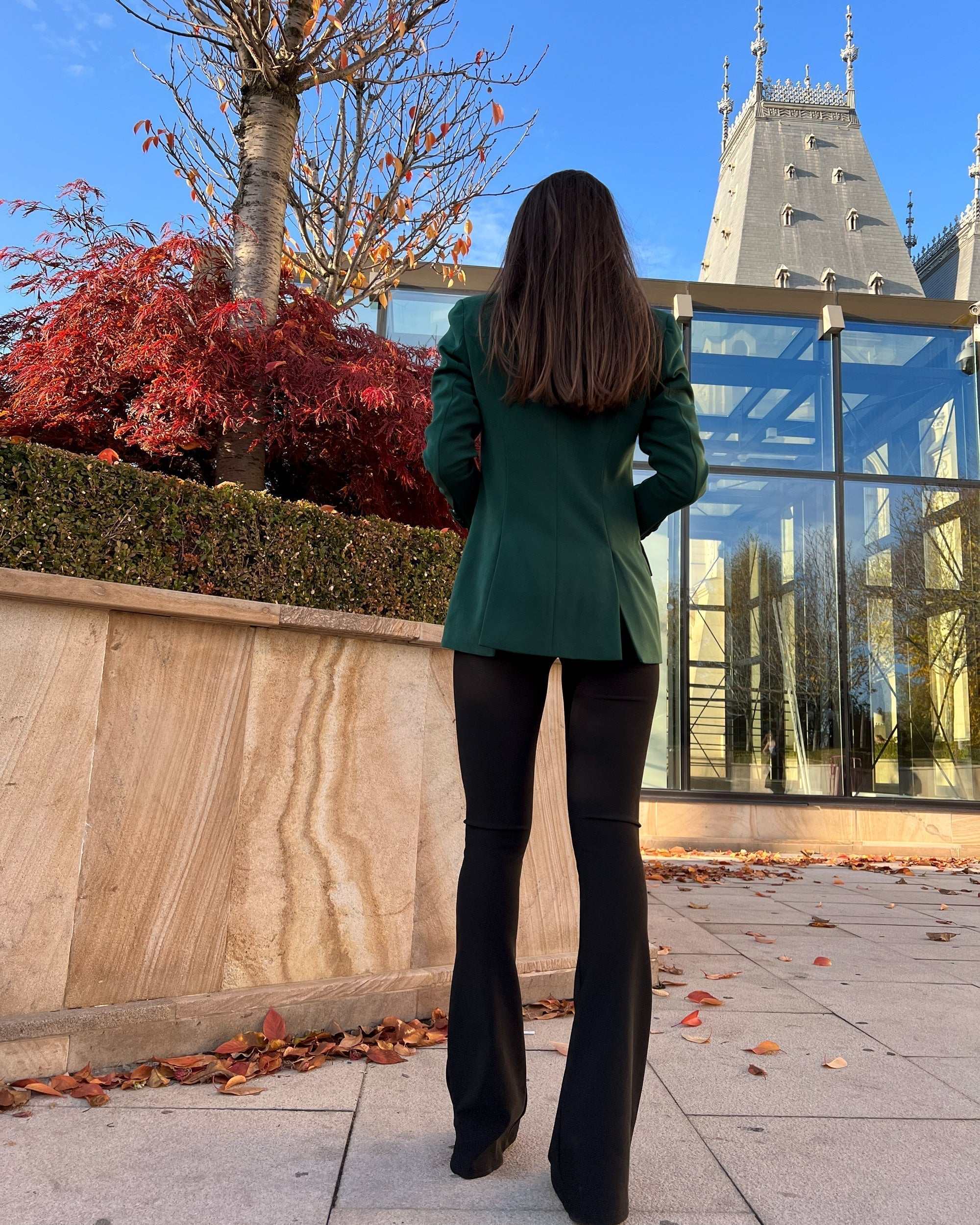 Sacou dama elegant verde smarald, cu doua rânduri de nasturi si slit