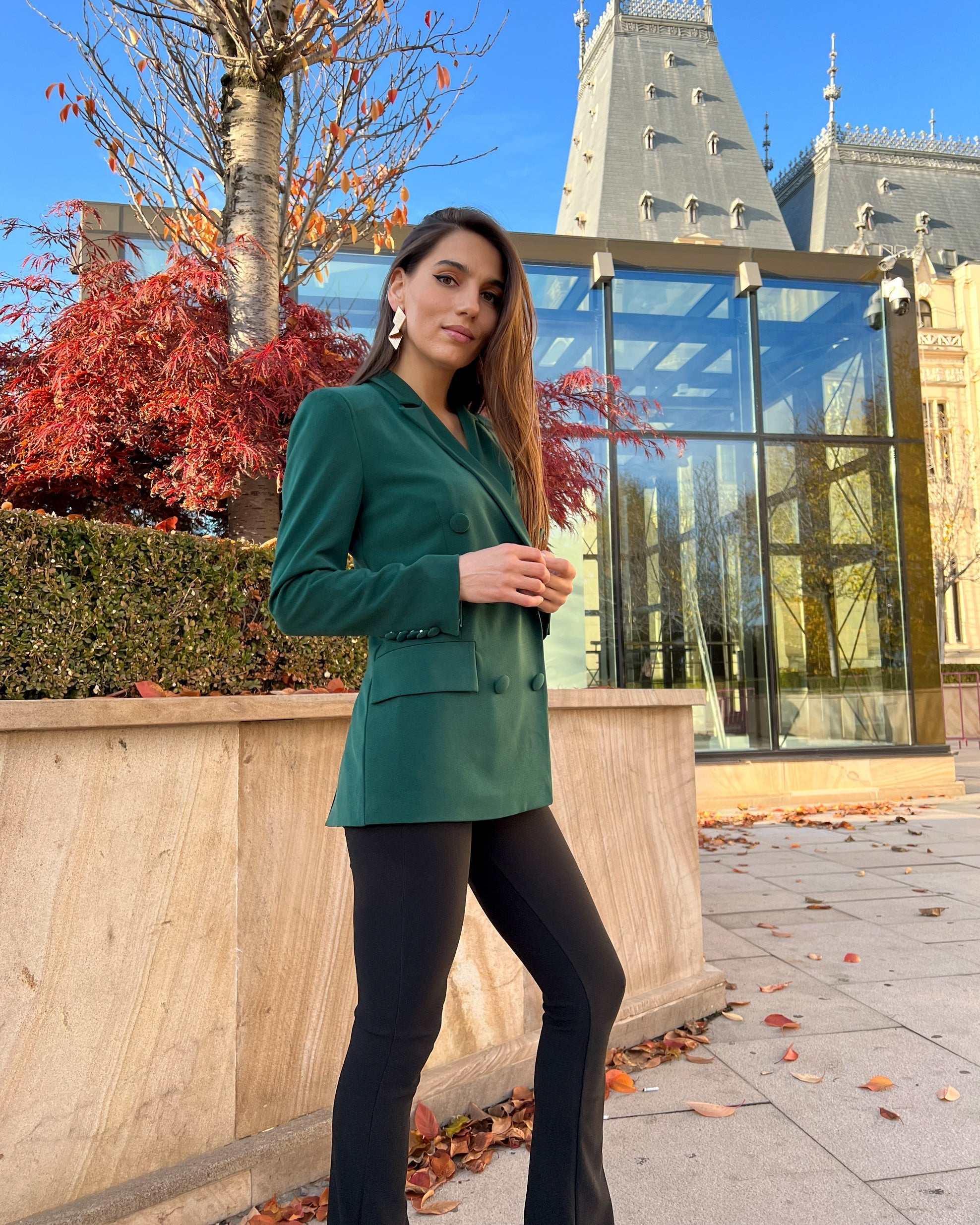 Sacou dama verde smarald cu doua rânduri de nasturi